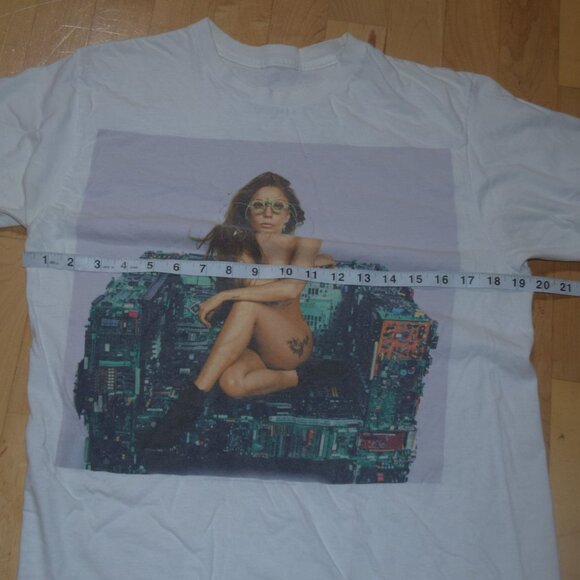 Lady Gaga Naked Chair Pic Image Artpop White T Shirt - Picture 4 of 4